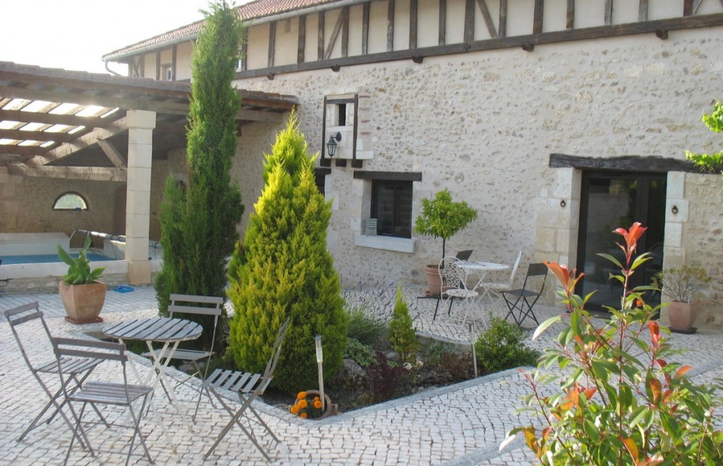 De cette ancienne ferme...